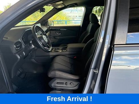 Used 2023 Honda Pilot Sport image 2