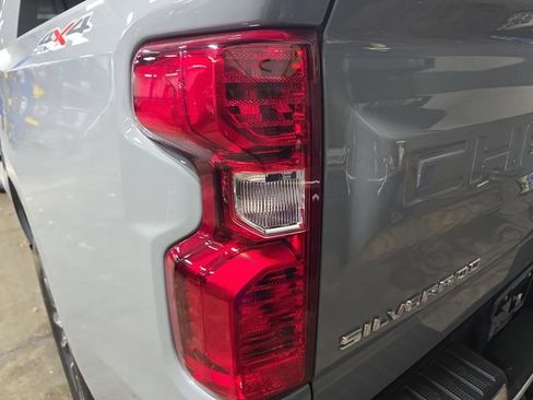 Used 2024 Chevrolet Silverado 1500 LT AWD/4WD image 34