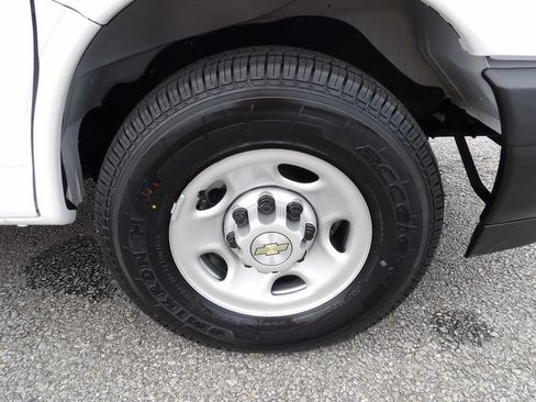 Used 2025 Chevrolet Express 3500 LS RWD image 59