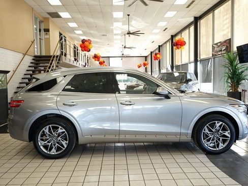 Used 2022 Genesis GV70 2.5T w/ Advanced Package image 18