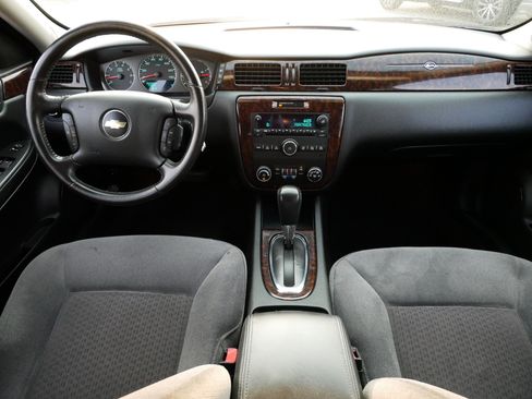 Used 2012 Chevrolet Impala LT w/ LT Sunroof Package FWD image 10