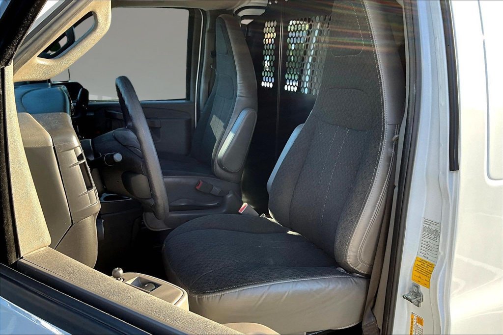 Used 2025 GMC Savana 2500 w/ Driver Convenience Package RWD image 18
