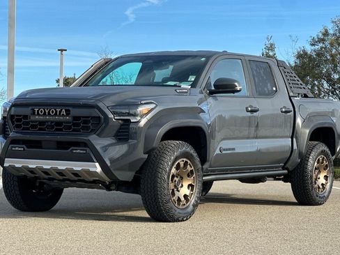 Certified 2024 Toyota Tacoma Trailhunter image 9