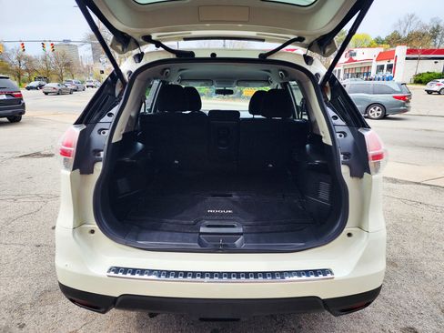 Used 2016 Nissan Rogue SV w/ SV Premium Package AWD/4WD image 15