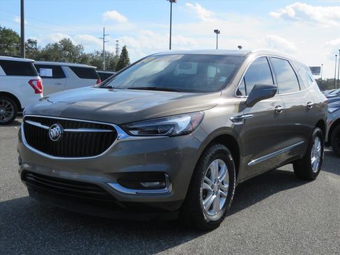Used 2020 Buick Enclave Essence image 3