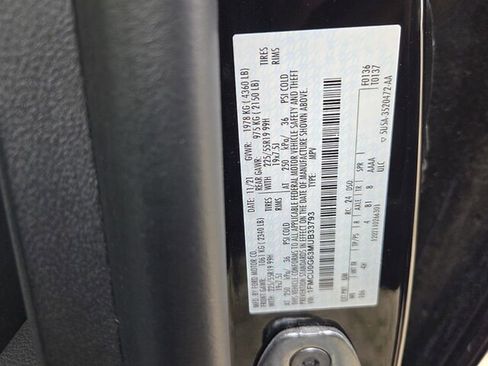 Used 2021 Ford Escape SE w/ SE Sport Appearance Package image 7