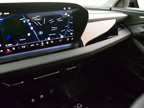 Used 2025 Audi Q6 e-tron Premium Plus w/ Premium Plus image 29