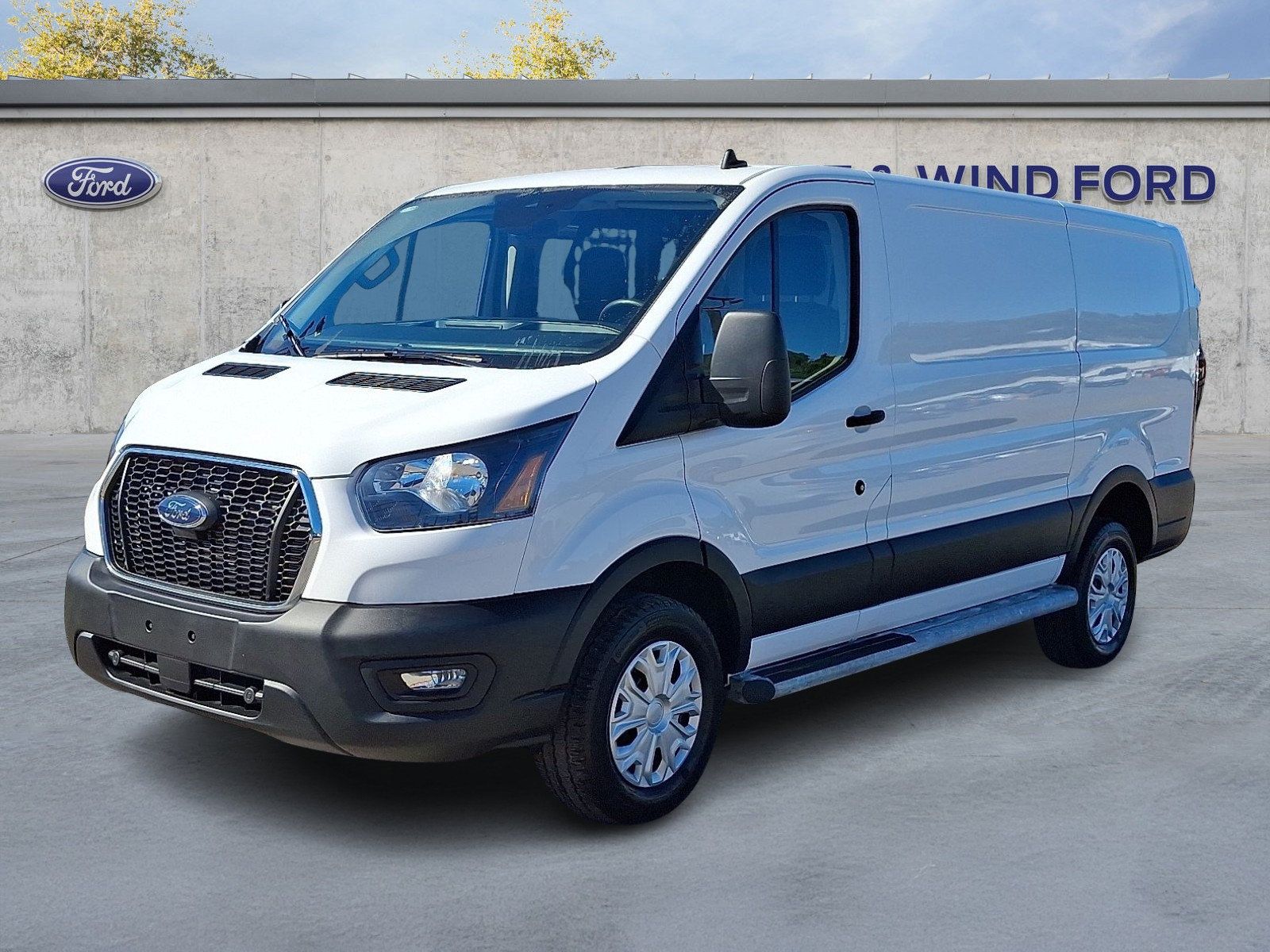 Used 2025 Ford Transit 250 Low Roof w/ Exterior Upgrade Package RWD image 3