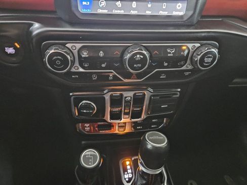 Used 2020 Jeep Gladiator Rubicon AWD/4WD image 23