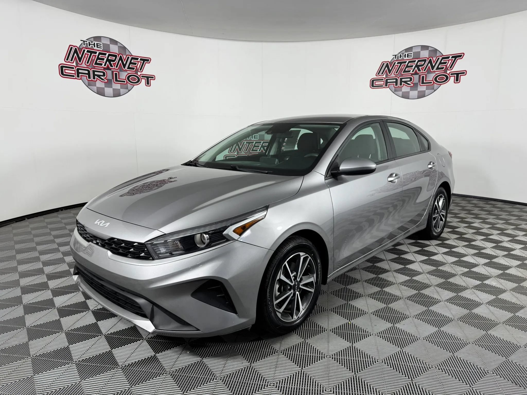 Used 2023 Kia Forte LXS FWD image 3