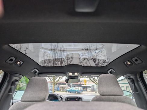 Used 2023 Volvo C40 P8 Recharge Ultimate w/ Protection Package Premier image 15