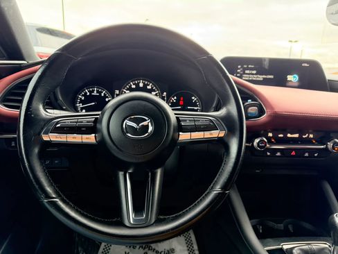 Used 2021 MAZDA MAZDA3 s image 13
