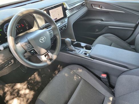 Used 2025 Toyota Camry LE FWD image 18