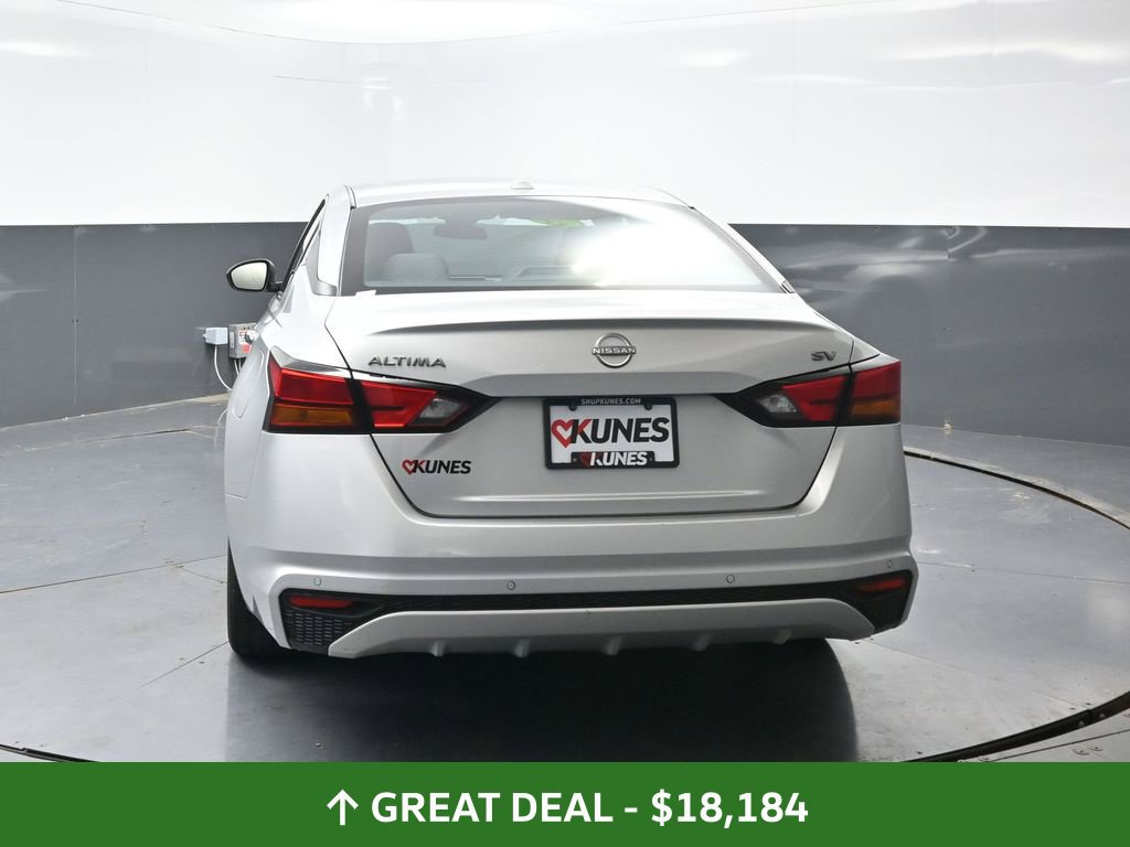 Used 2024 Nissan Altima 2.5 SV FWD image 12