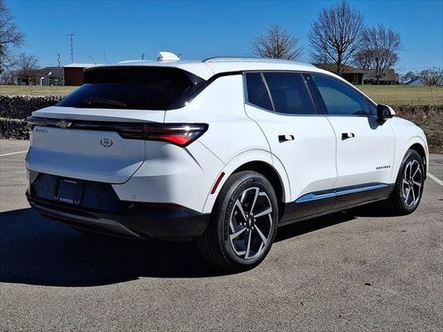 Used 2024 Chevrolet Equinox EV LT image 31
