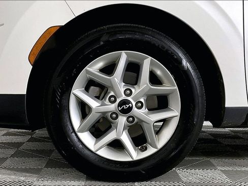 Used 2024 Kia Soul LX w/ Option Group 015 FWD image 8