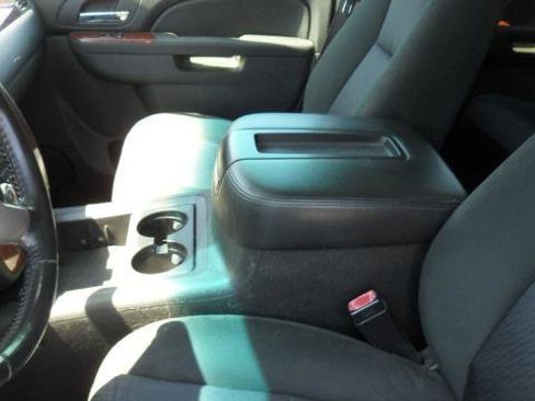 Used 2013 Chevrolet Suburban LS AWD/4WD image 18
