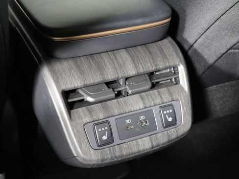 Used 2023 Nissan Ariya FWD image 36