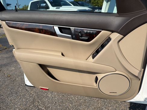 Used 2013 Mercedes-Benz C 250 Sedan image 9