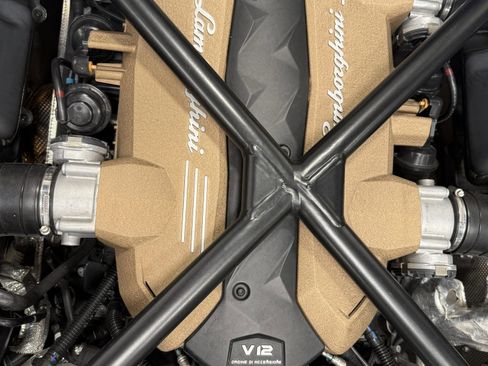 Used 2021 Lamborghini Aventador SVJ AWD/4WD image 67