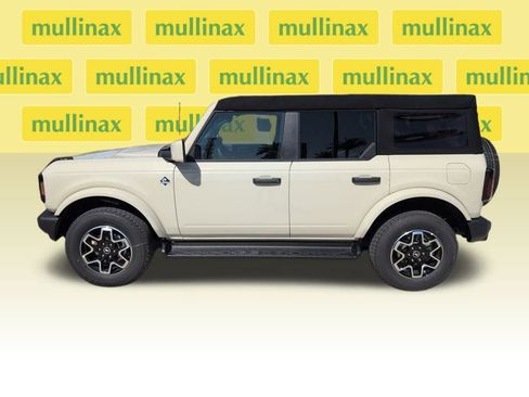 New 2026 Ford Bronco Outer Banks image 9