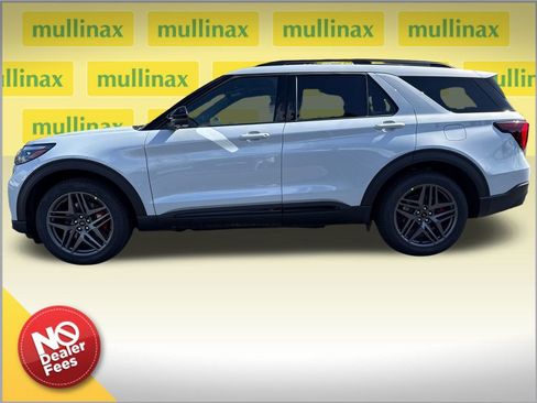 New 2026 Ford Explorer ST w/ Sun And Sound Package image 2