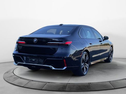 Certified 2023 BMW 740i image 7