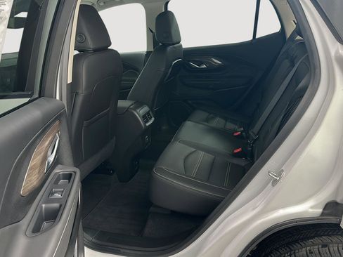 Used 2024 GMC Terrain Denali image 21