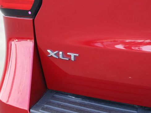 Certified 2022 Ford Expedition XLT RWD image 19
