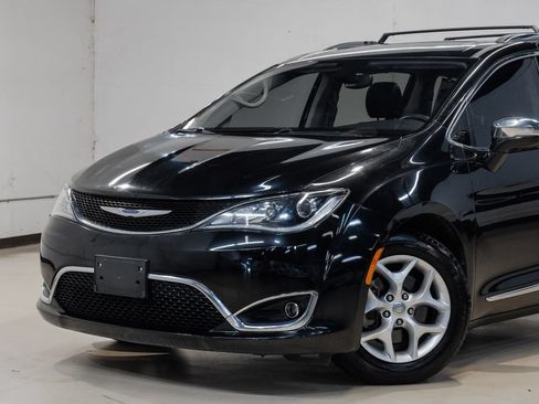 Used 2020 Chrysler Pacifica Limited FWD image 6