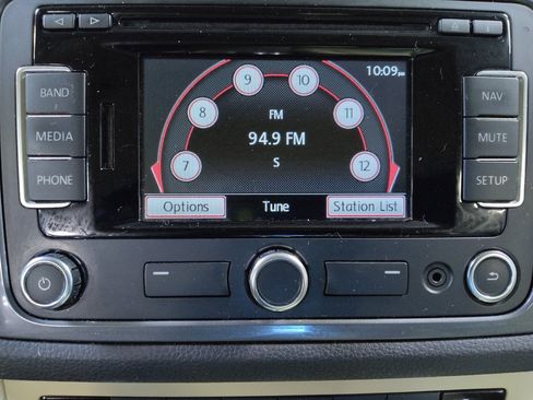 Used 2015 Volkswagen Tiguan SEL AWD/4WD image 25