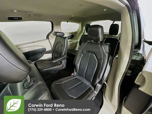 Used 2020 Chrysler Voyager Lxi FWD image 21