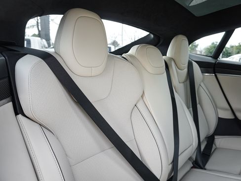 Used 2021 Tesla Model S Plaid image 30