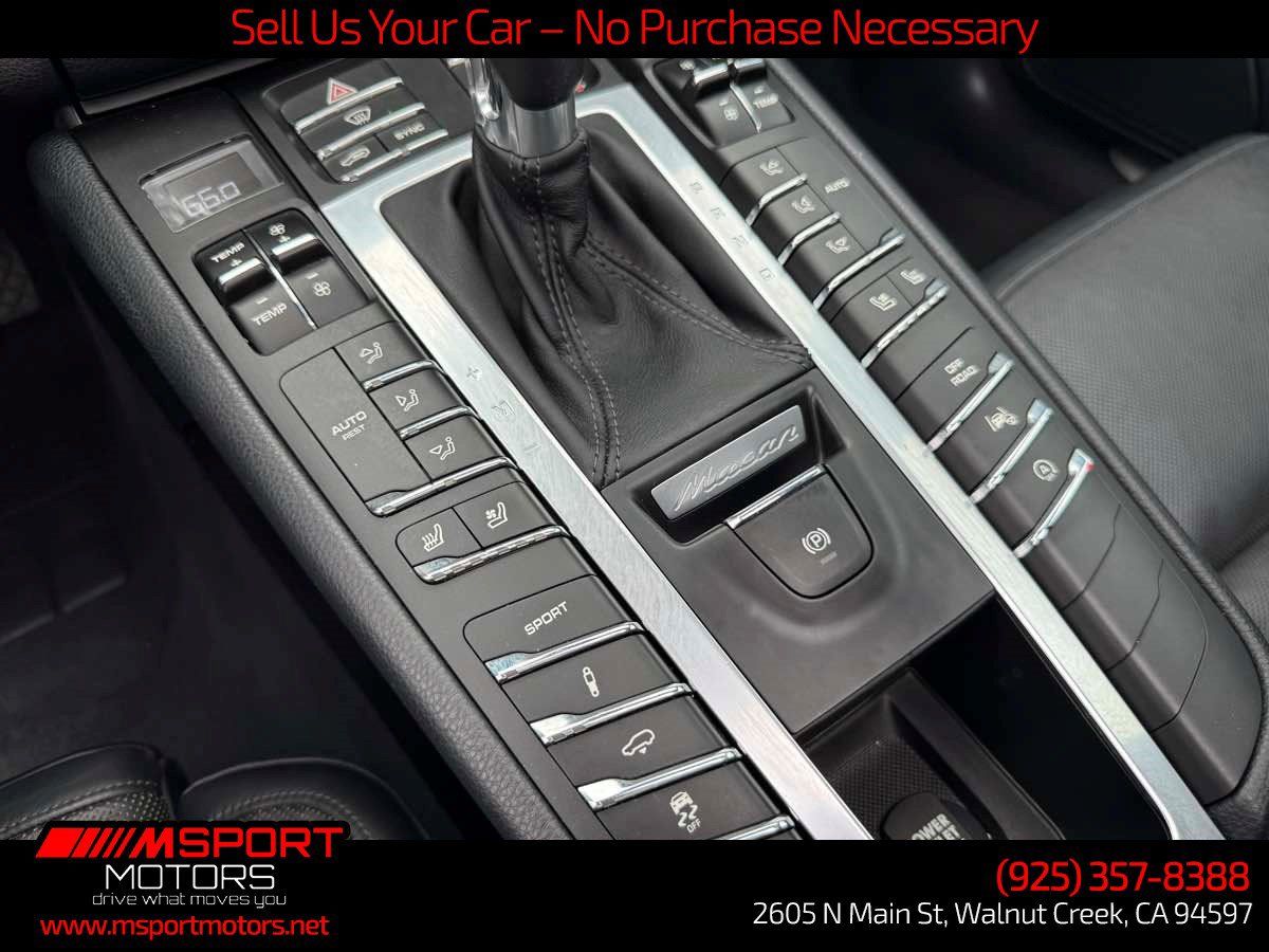 Used 2015 Porsche Macan Turbo AWD/4WD image 32