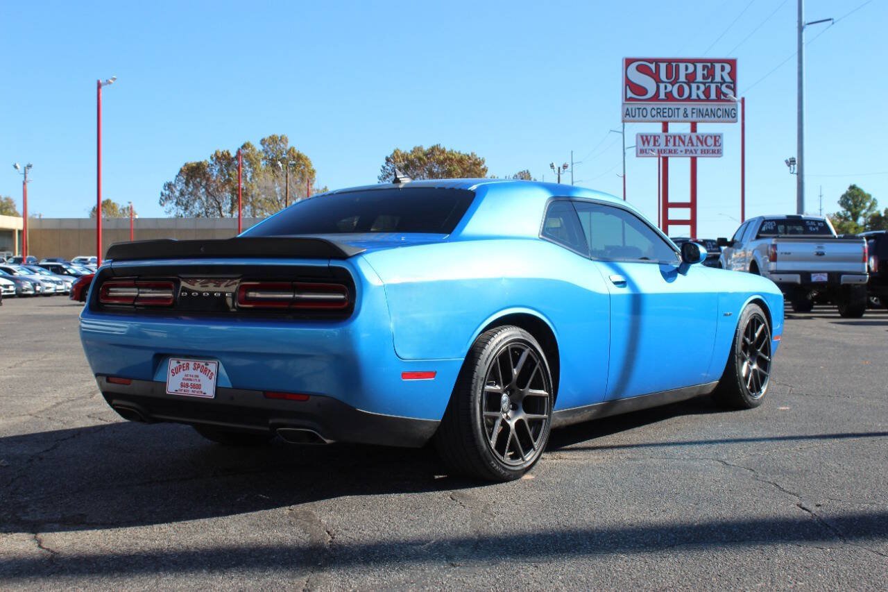 Used 2016 Dodge Challenger R/T RWD image 4