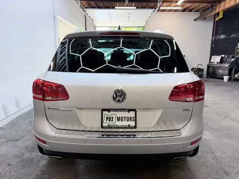 Used 2013 Volkswagen Touareg Executive AWD/4WD image 7