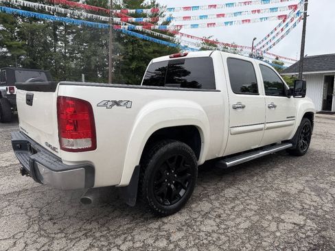 Used 2009 GMC Sierra 1500 SLT w/ White Diamond Edition AWD/4WD image 5