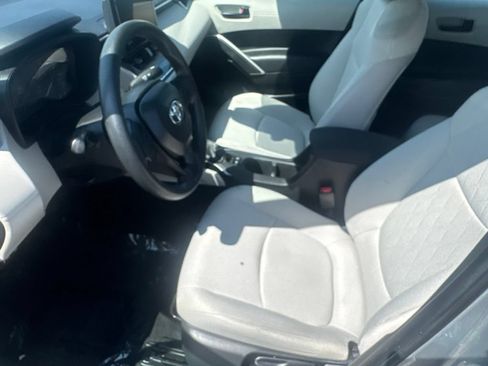 Used 2025 Toyota Corolla Cross L AWD/4WD image 23