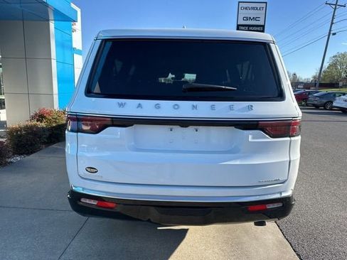 Used 2023 Jeep Wagoneer L Series II image 7
