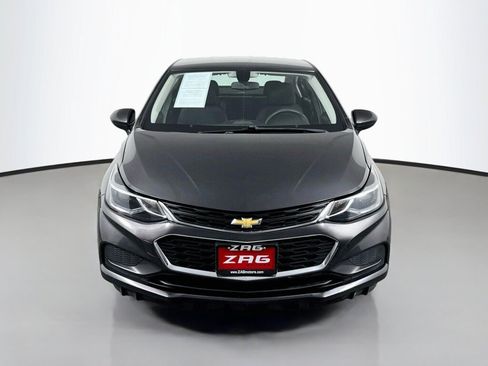 Used 2017 Chevrolet Cruze LT w/ Convenience Package FWD image 8