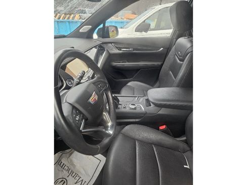 Used 2024 Cadillac XT6 Sport w/ LPO, Floor Liner Package AWD/4WD image 6