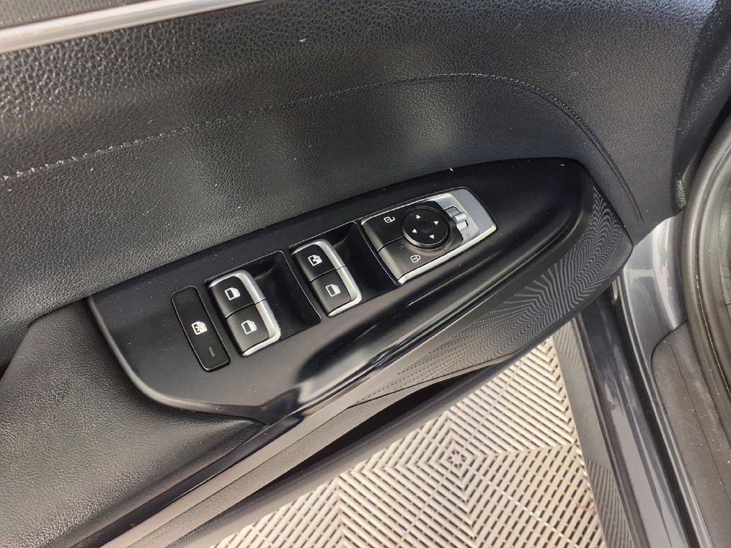 Used 2022 Kia K5 LXS FWD image 15