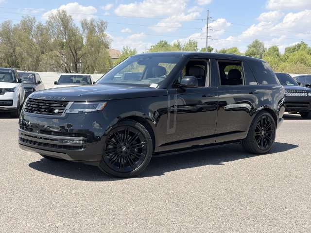 Used 2025 Land Rover Range Rover Long Wheelbase SE AWD/4WD image 2