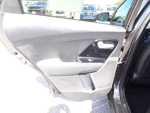 Used 2019 Kia Niro S Touring image 16