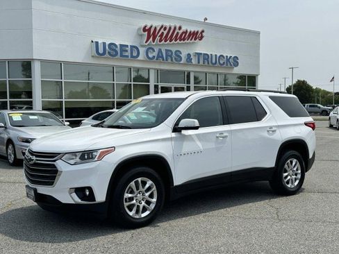 Used 2020 Chevrolet Traverse LT w/ Driver Confidence II Package image 1