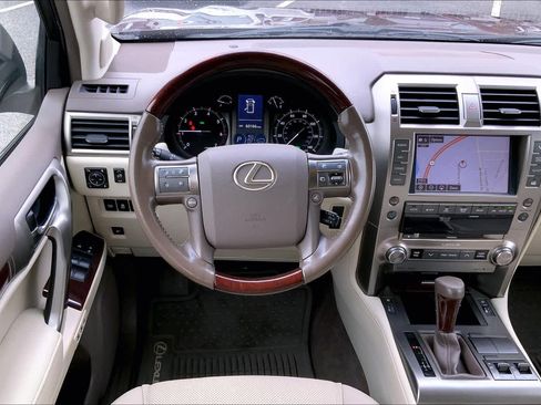 Used 2016 Lexus GX 460 w/ Premium Package AWD/4WD image 6