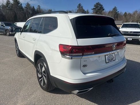 Used 2024 Volkswagen Atlas SE AWD/4WD image 4