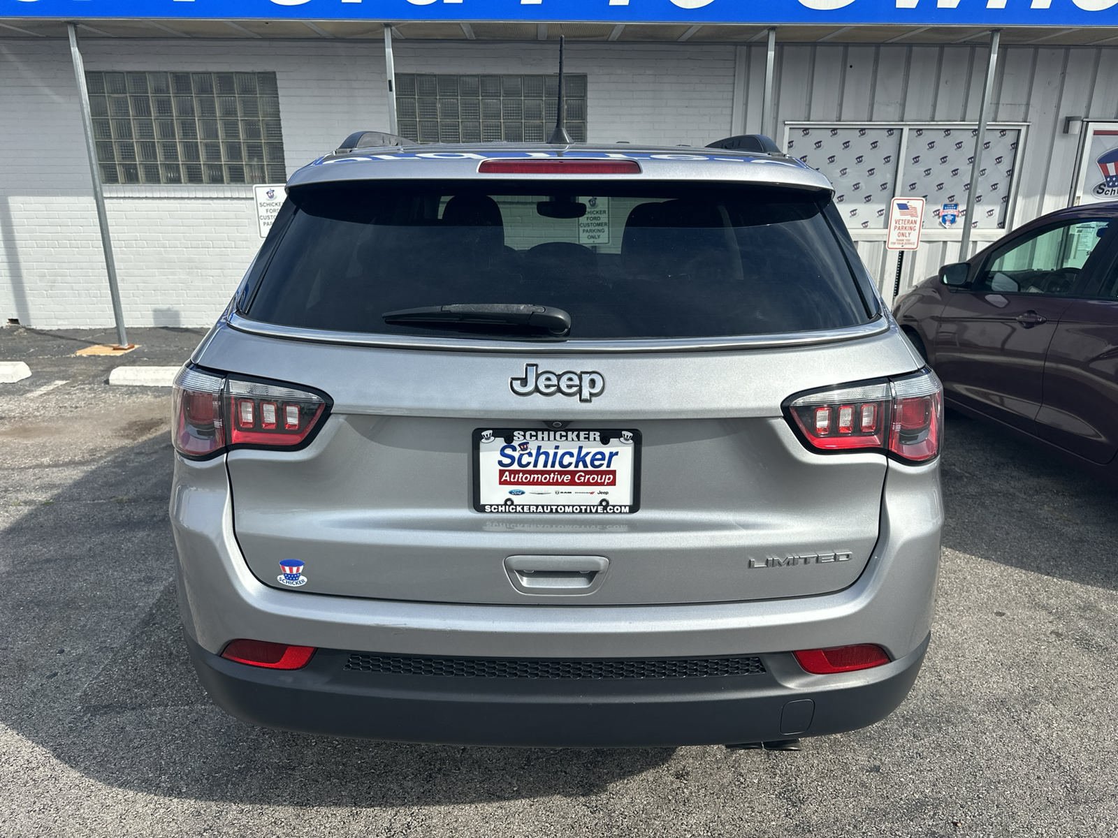 Used 2019 Jeep Compass Limited FWD image 2