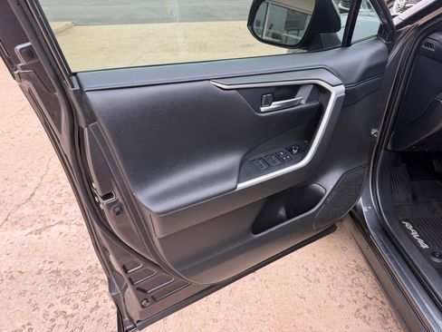 Used 2020 Toyota RAV4 XSE AWD/4WD image 11