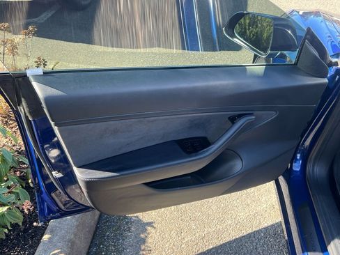 Used 2018 Tesla Model 3 image 8